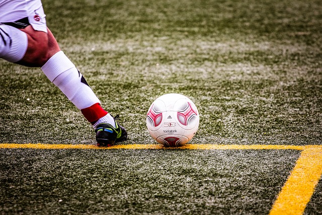 C7C7.APP：球探报告：吸引欧洲豪门关注的法国U17新10号阿齐兹.